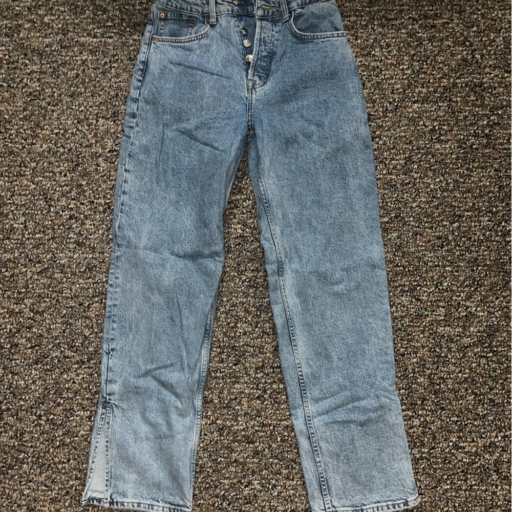 Mid waisted light wash jeans